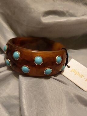 Piper K Turquoise Accent Brown Resin Bangle Bracelet TE